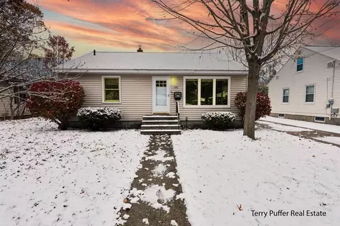 506 Straley, Muskegon, MI 49445