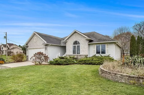 7880 S Lowell, Saint Johns, MI 48879