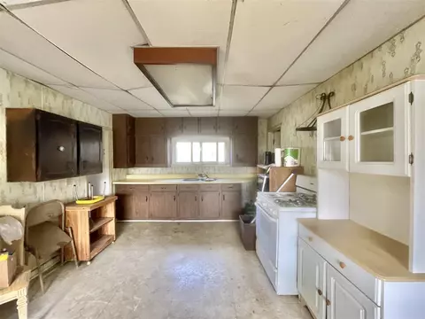 Kitchen - 1864 Chapel, Parma, MI 49269 photo 1 of 2