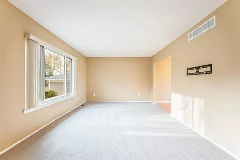 Living - 533 Forestbrooke, Saline, MI 48176 photo 1 of 7