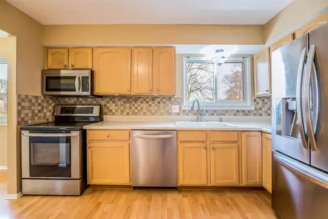 Kitchen - 533 Forestbrooke, Saline, MI 48176 photo 4 of 4