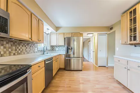 Kitchen - 533 Forestbrooke, Saline, MI 48176 photo 1 of 4