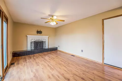 Living - 533 Forestbrooke, Saline, MI 48176 photo 6 of 7
