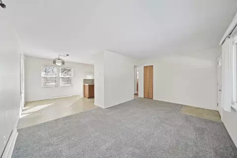 Living - 1273 E Southfield, Jackson, MI 49203 photo 2 of 3