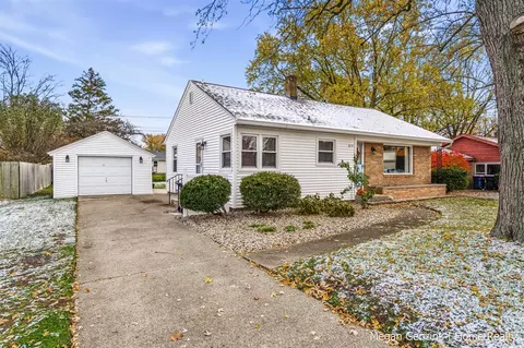 215 Calvin, Holland, MI 49423
