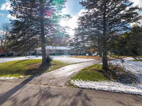 8248 Stoneham, Ypsilanti, MI 48197