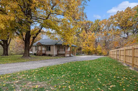 1183 Miller, Plainwell, MI 49080 photo 2