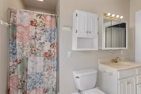 Bath - 688 Pierce, Plainwell, MI 49080 photo 3 of 4