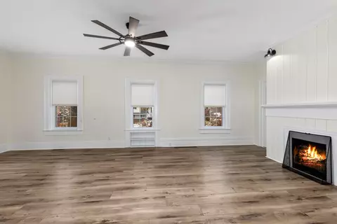 Living - 688 Pierce, Plainwell, MI 49080 photo 2 of 5