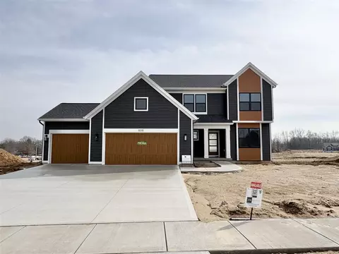 8318 Kettle Hl, Alto, MI 49302
