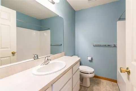 Bath - 514 Coventry, Dexter, MI 48130 photo 3 of 5
