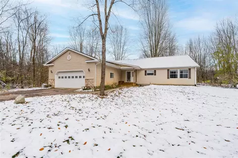 815 7th, Plainwell, MI 49080