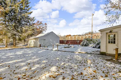 Exterior - 902 Fleming, Jackson, MI 49202 photo 5 of 11