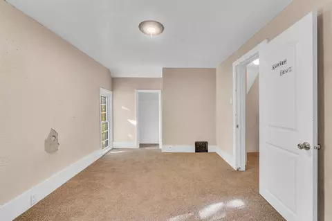 Bedroom - 902 Fleming, Jackson, MI 49202 photo 1 of 10