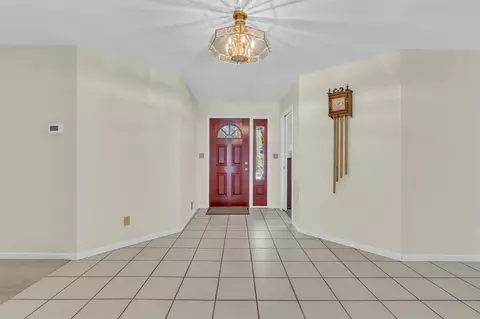Entry Way - 1776 Glasgow, Jackson, MI 49201 photo 1 of 4