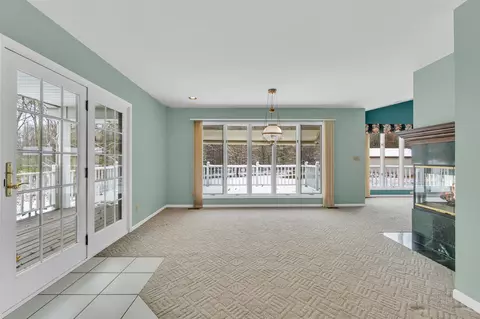 Living - 1776 Glasgow, Jackson, MI 49201 photo 8 of 10