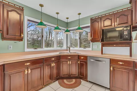 Kitchen - 1776 Glasgow, Jackson, MI 49201 photo 3 of 3