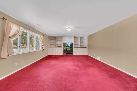 Living - 1776 Glasgow, Jackson, MI 49201 photo 10 of 10
