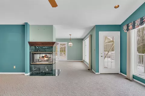 Living - 1776 Glasgow, Jackson, MI 49201 photo 6 of 10