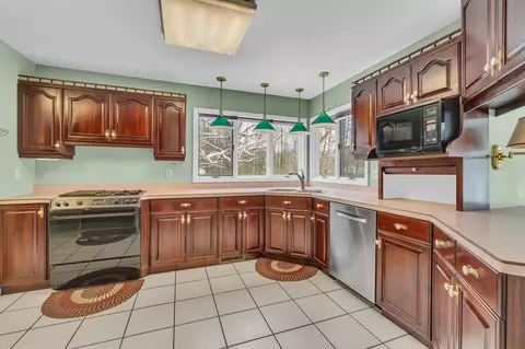 Kitchen - 1776 Glasgow, Jackson, MI 49201 photo 1 of 3