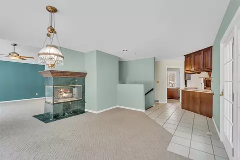 Living - 1776 Glasgow, Jackson, MI 49201 photo 9 of 10