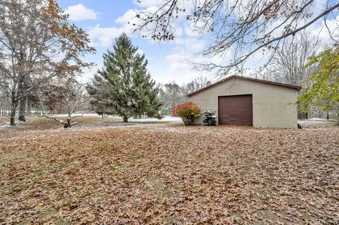 Exterior - 1776 Glasgow, Jackson, MI 49201 photo 6 of 11