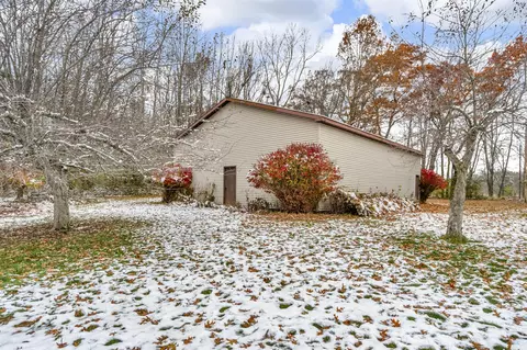 Exterior - 1776 Glasgow, Jackson, MI 49201 photo 5 of 11