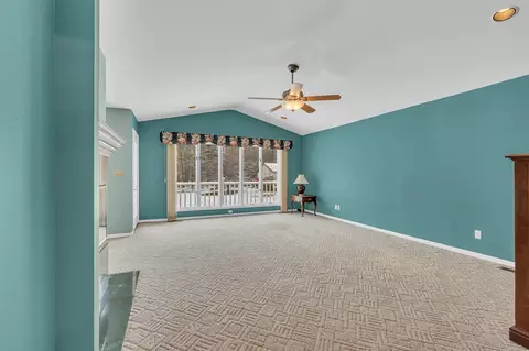 Living - 1776 Glasgow, Jackson, MI 49201 photo 1 of 10