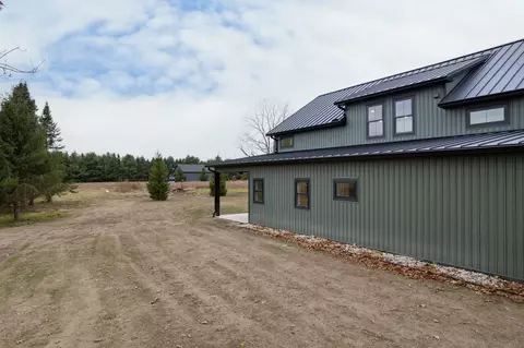 Exterior - 6952 E, Richland, MI 49083 photo 4 of 6
