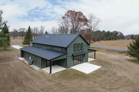 Exterior - 6952 E, Richland, MI 49083 photo 5 of 6