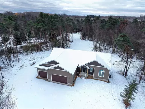 1903 W 1st, Scottville, MI 49454