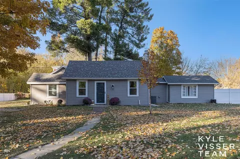 6821 Leonard, Coopersville, MI 49404
