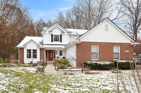 10617 Splitstone Dr E, Pinckney, MI 48169