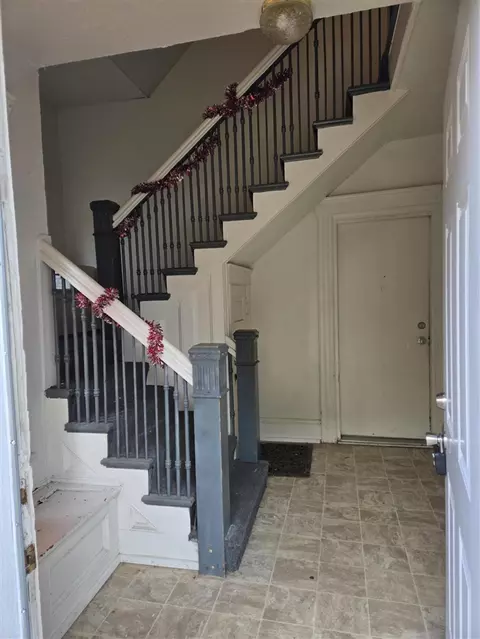 Entry Way - 603 2nd, Jackson, MI 49203 photo 1 of 2