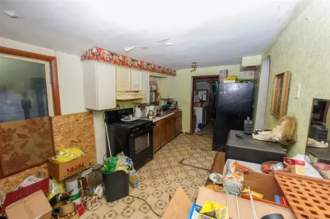 Kitchen - 402 S Madison, Marshall, MI 49068 photo 2 of 2