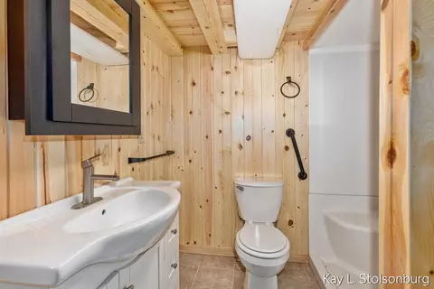 Bath - 5508 E Butler, Dowling, MI 49050 photo 1 of 1