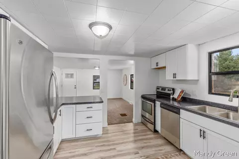 Kitchen - 1086 Kathleen Dr, Stanton, MI 48888 photo 1 of 3