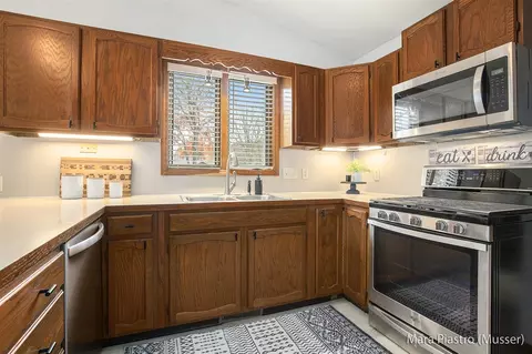 Kitchen - 4159 White Pne, Dorr, MI 49323 photo 2 of 4