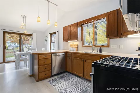Kitchen - 4159 White Pne, Dorr, MI 49323 photo 3 of 4