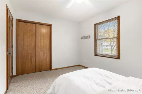 Bedroom - 4159 White Pne, Dorr, MI 49323 photo 4 of 6