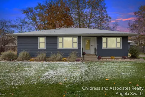 82 W Averill, Sparta, MI 49345