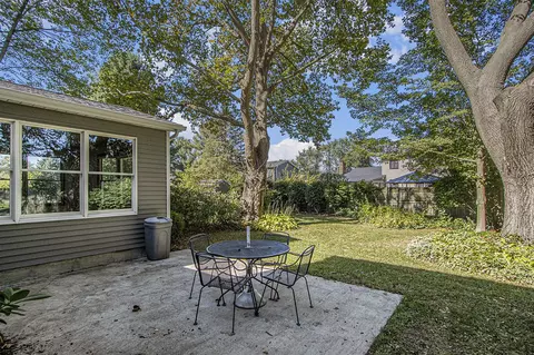 Exterior - 6427 Eagle Rdg, Kalamazoo, MI 49004 photo 2 of 9