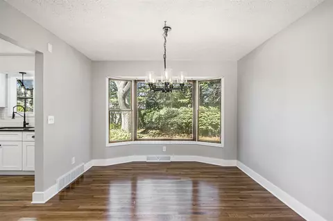 Dining - 6427 Eagle Rdg, Kalamazoo, MI 49004 photo 1 of 1