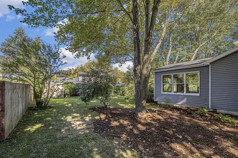 Exterior - 6427 Eagle Rdg, Kalamazoo, MI 49004 photo 7 of 9