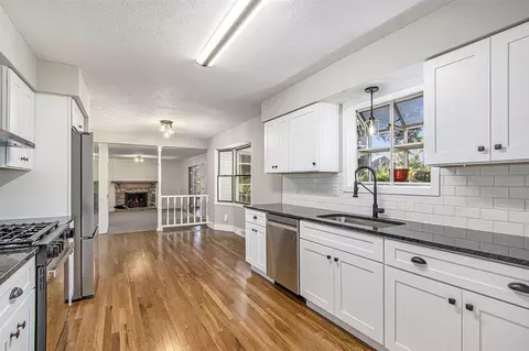 Kitchen - 6427 Eagle Rdg, Kalamazoo, MI 49004 photo 1 of 2