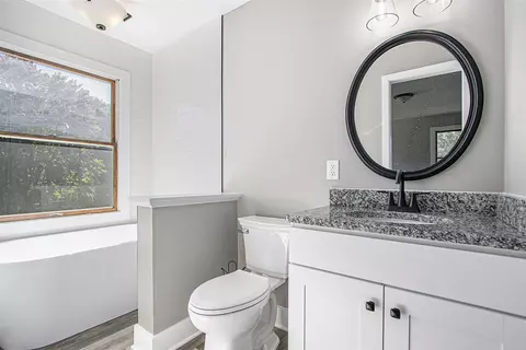 Bath - 6427 Eagle Rdg, Kalamazoo, MI 49004 photo 1 of 3