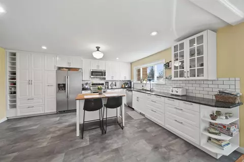 Kitchen - 206 Park, Tecumseh, MI 49286 photo 1 of 4