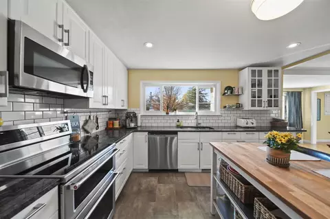 Kitchen - 206 Park, Tecumseh, MI 49286 photo 3 of 4