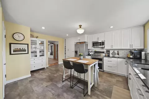 Kitchen - 206 Park, Tecumseh, MI 49286 photo 2 of 4