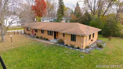 1840 Wooster, Grand Rapids, MI 49506